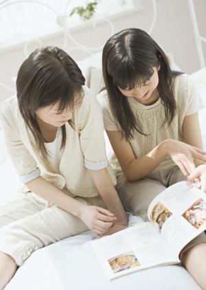 人の健康面を意識したカリモクの椅子